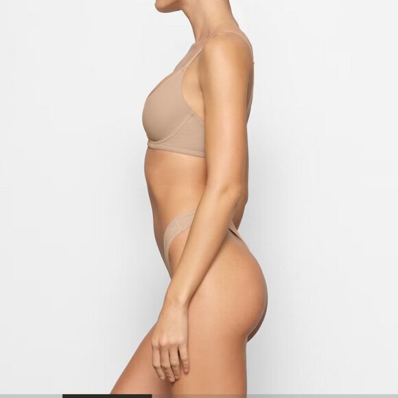 Skims Fits Everybody Unlined Demi bra - Picture 2 of 4